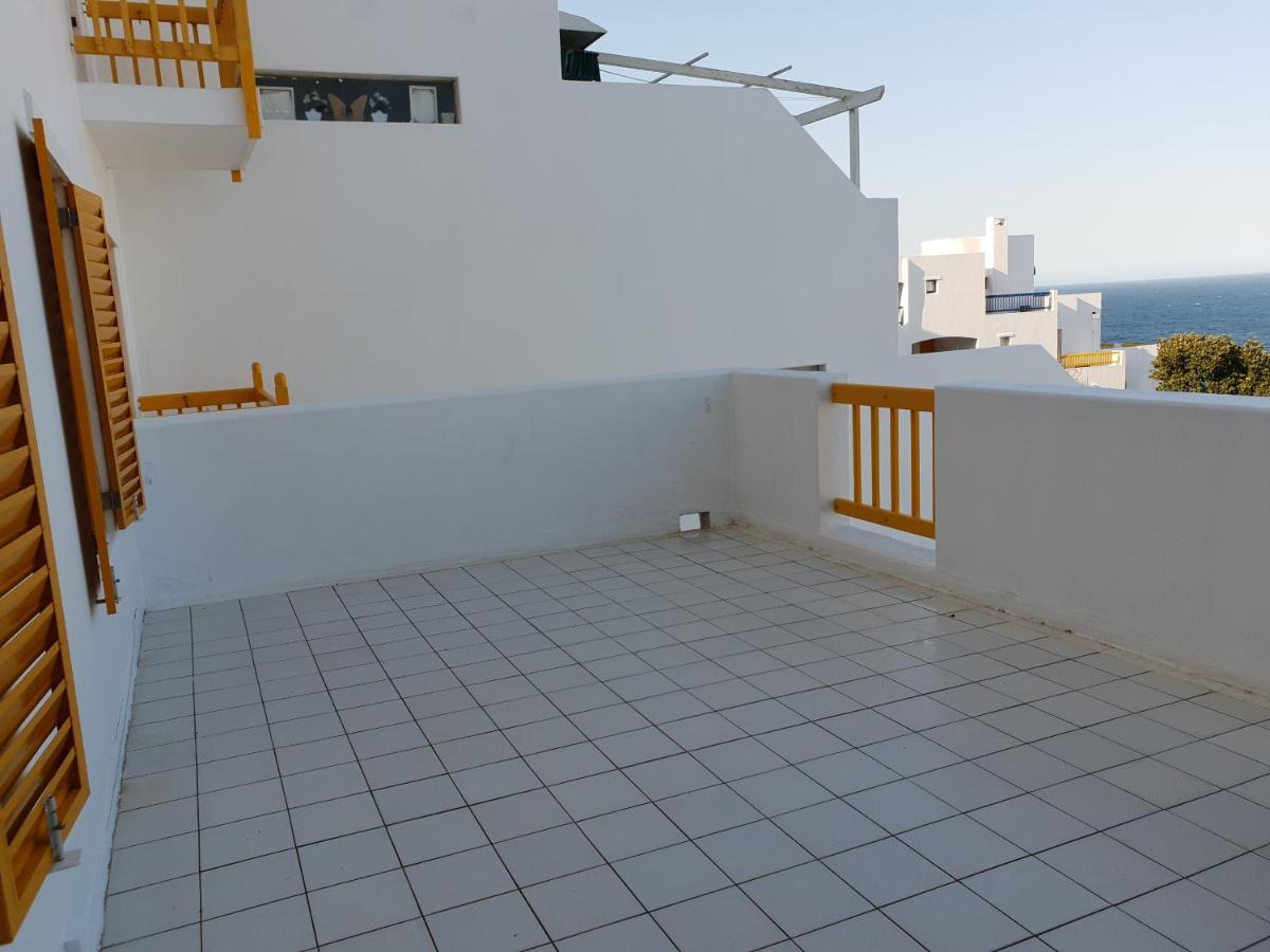 Ballito 69 Perissa Santorini Sea View, Walk To Beach -Family Only Εξωτερικό φωτογραφία